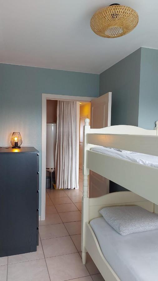 Appartement Met Zeezicht En Verwarmd Zwembad Oostende Eksteriør billede