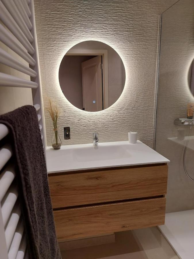 Appartement Met Zeezicht En Verwarmd Zwembad Oostende Eksteriør billede